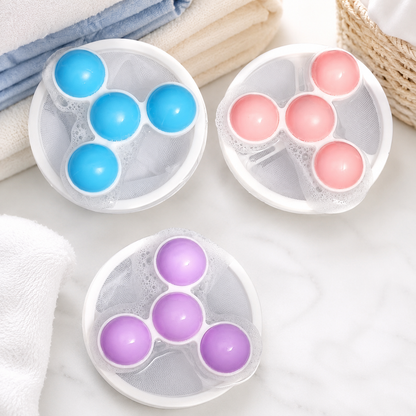 Keep Every Wash Looking Cleaner With the Floating Laundry Lint Catcher Bag - WR